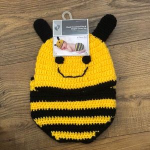 Baby hat and Diaper Cover Set. NWT 0-9 Months. Newborn photos. Bee